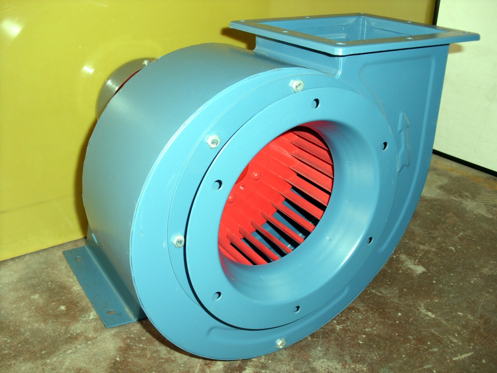 離心風(fēng)機是一種變流量恒壓機器